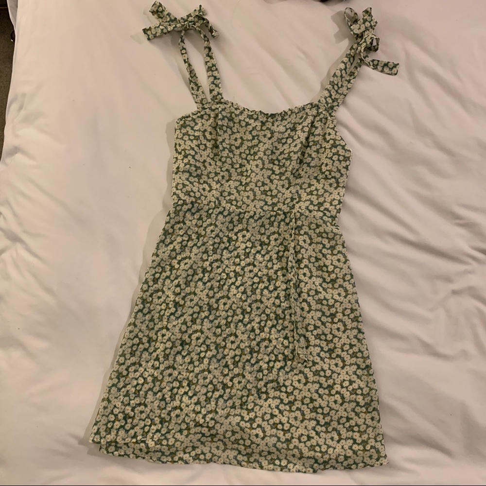 FLORAL GREEN MINI DRESS ☀️